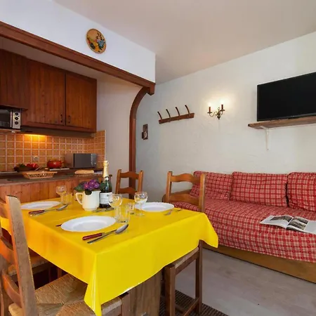 Le Chardonnet D W/shared Pool & Panoramic Views - Happy *