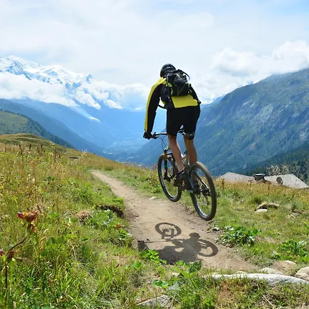 Le Chardonnet D W/shared Pool & Panoramic Views - Happy